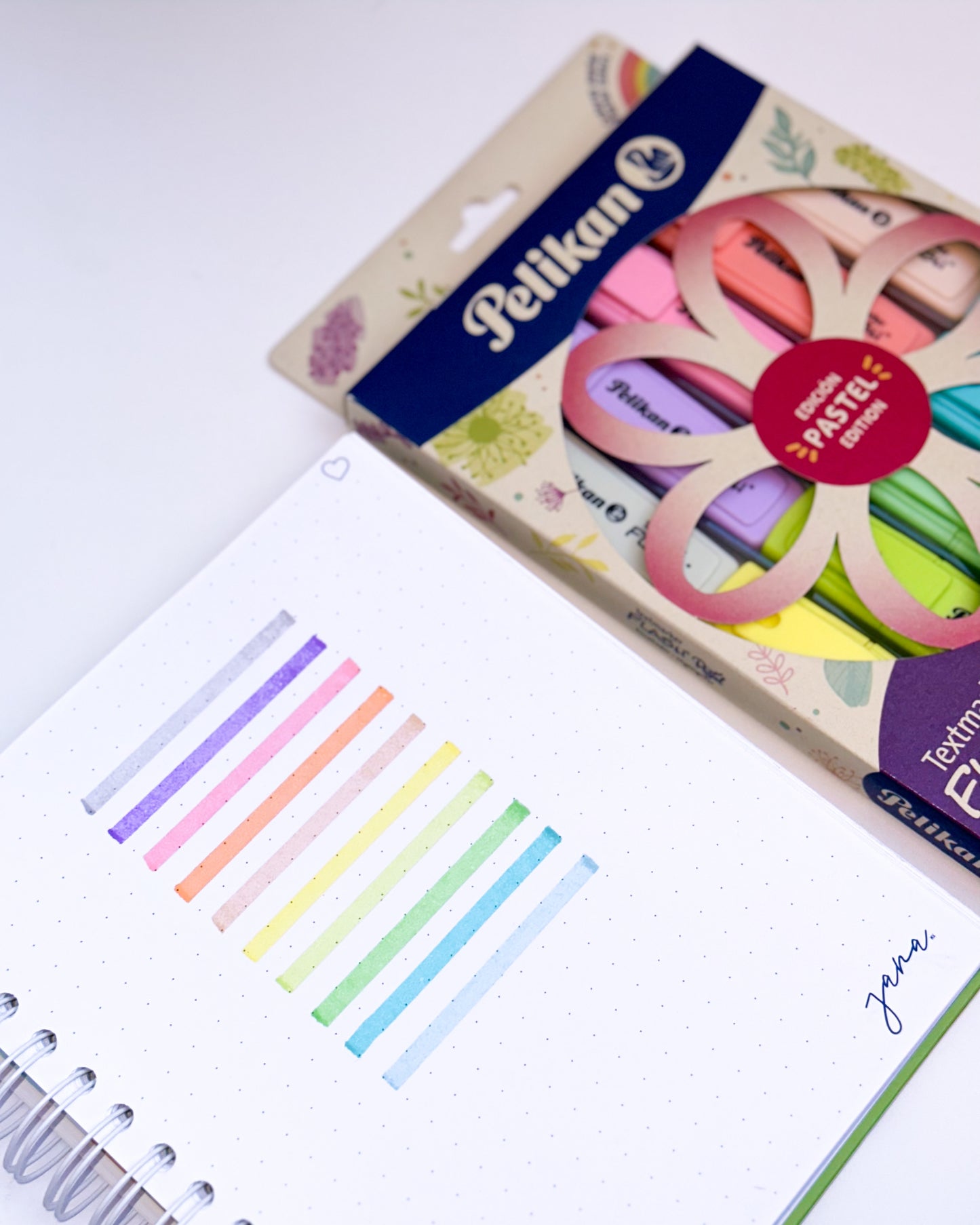 Agenda infinita + Marcadores Pelikan Pastel